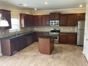 6324 Stonelake Dr SW in Atlanta, GA - Building Photo - Building Photo
