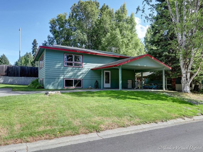 3549 Dunkirk Dr in Anchorage, AK - Building Photo