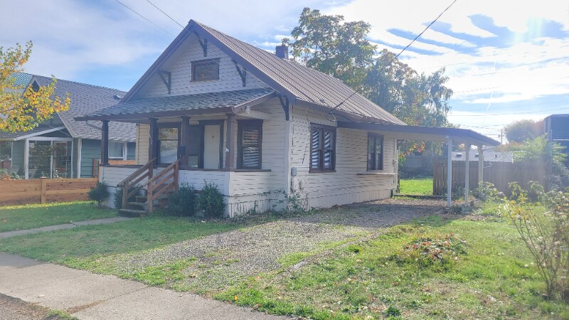 512 Barclay Hills Dr in Oregon City, OR - Building Photo