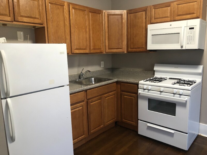 34 E Tryon Ave in Teaneck, NJ - Building Photo