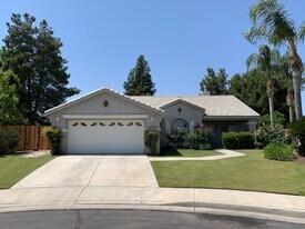 11824 Manning Park Ct in Bakersfield, CA - Building Photo