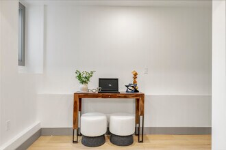 566 E 3rd St, Unit 1 in Boston, MA - Building Photo - Building Photo