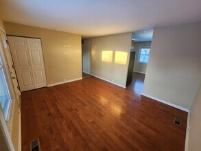 423 Dalhart Ave in Romeoville, IL - Building Photo - Building Photo