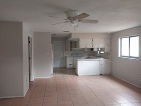 5825 Illinois Ave in New Port Richey, FL - Building Photo