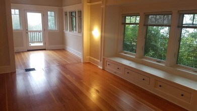 3738 SW Patton Rd, Unit 1 in Portland, OR - Building Photo - Building Photo