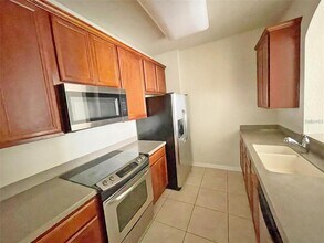 3338 Robert Trent Jones Dr-Unit -310 in Orlando, FL - Foto de edificio - Building Photo