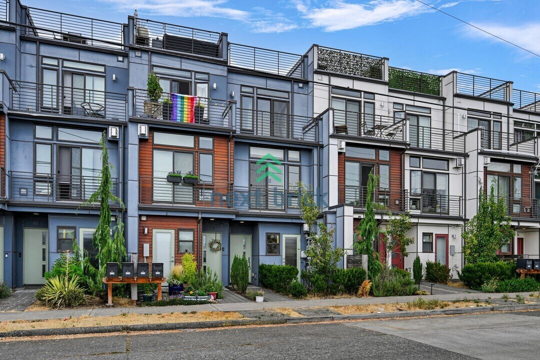 812 NW 49th St in Seattle, WA - Building Photo