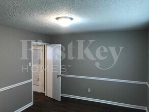 5015 Hickory Bark Dr in Memphis, TN - Foto de edificio - Building Photo