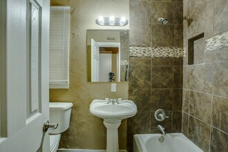 3320 28th St in Lubbock, TX - Building Photo - Building Photo