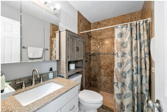 4770 Beach Dr SE in St. Petersburg, FL - Building Photo - Building Photo
