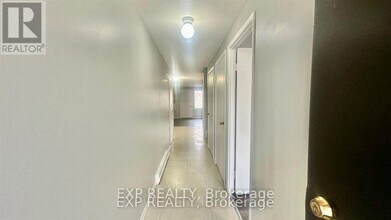 1200-1200 Courtland Ave E in Kitchener, ON - Building Photo - Building Photo