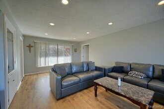 3340 Windcroft St in Waterford Township, MI - Building Photo - Building Photo