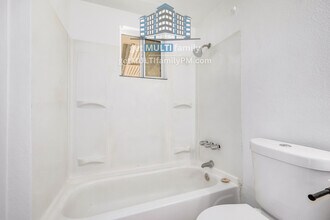 1402 W Mercer Ln in Phoenix, AZ - Building Photo - Building Photo