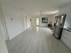 18333 SW 296th St in Homestead, FL - Foto de edificio - Building Photo
