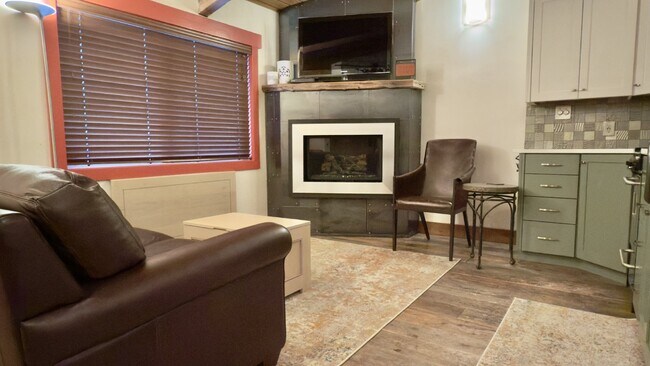 226 Mogul Hill Rd-Unit -#7 in Sandpoint, ID - Building Photo - Building Photo