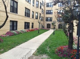 3631 W Dickens Ave in Chicago, IL - Building Photo