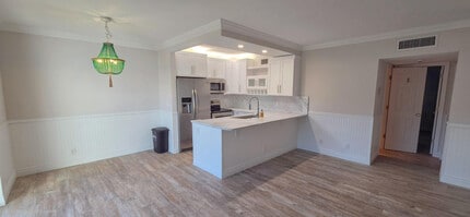 4201 S Ocean Blvd in South Palm Beach, FL - Building Photo - Building Photo