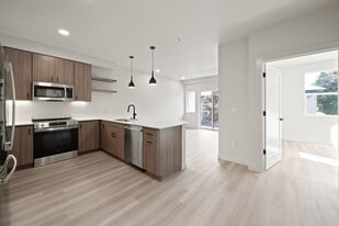 Boardwalk Place in Portland, OR - Building Photo