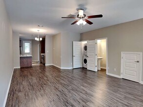 179 Holly St in Georgetown, TX - Foto de edificio - Building Photo