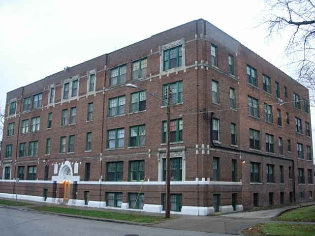 Jefferson Apartments in Saginaw, MI - Building Photo