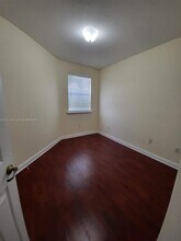 5470 NW 107th Ave in Doral, FL - Foto de edificio - Building Photo