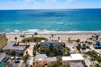 1751 N Surf Rd in Hollywood, FL - Building Photo - Building Photo