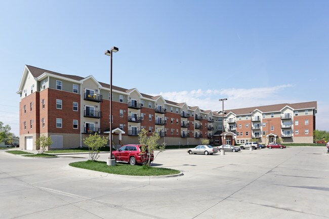 Laverne Apartments in Ames, IA - Foto de edificio - Building Photo