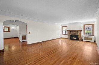 98 Rose Hl Ave in New Rochelle, NY - Building Photo - Building Photo