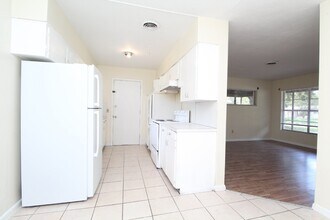 106 St Regis Dr in Pensacola, FL - Building Photo - Building Photo