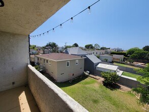 745 Main St, Unit #205 in El Segundo, CA - Building Photo - Building Photo
