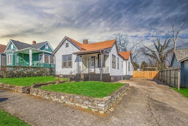 908 Gilmore Ave in Nashville, TN - Foto de edificio - Building Photo