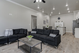 1206 N Essex Ave in Lubbock, TX - Building Photo - Building Photo