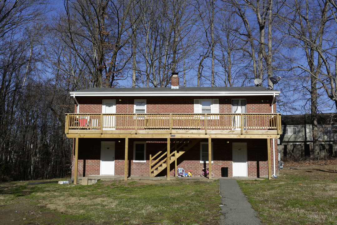 Graham Park Apartments in Triangle, VA - Foto de edificio