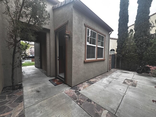 28037 River Trail Ln in Santa Clarita, CA - Building Photo - Building Photo