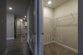 6467 Eastland Cir in Biloxi, MS - Foto de edificio - Building Photo