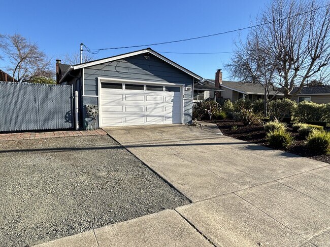 3593 Vancouver Way in Concord, CA - Building Photo - Building Photo