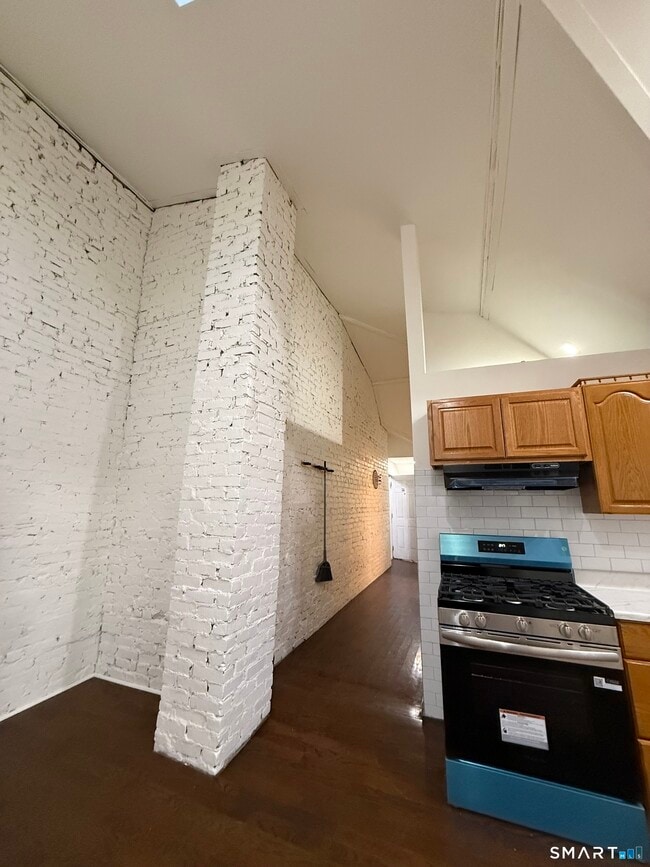 property at 1840 Barnum Ave