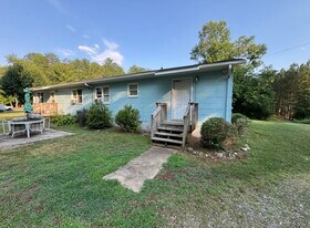202 Ranger Rd in Wilkesboro, NC - Building Photo