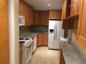 26 Holly Ln, Unit 2 in Brookline, MA - Building Photo - Building Photo