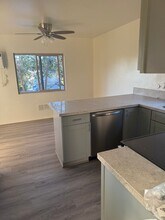 5422 Adobe Falls Rd in San Diego, CA - Building Photo - Building Photo