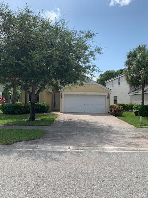 131 Lancaster Way in Royal Palm Beach, FL - Building Photo - Building Photo