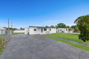 1308 NW 19th Ave in Fort Lauderdale, FL - Building Photo