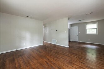 3527 Bolfair Dr NW in Atlanta, GA - Foto de edificio - Building Photo