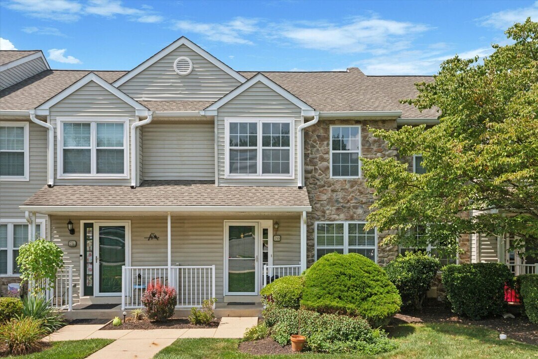 753 Shropshire Dr in West Chester, PA - Building Photo