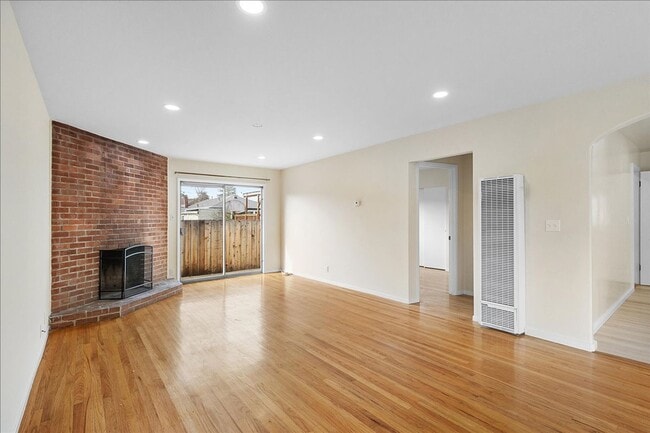 2208 Buena Vista Ave in Alameda, CA - Building Photo - Building Photo