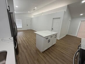 9743 Hollyhill Dr in Orlando, FL - Building Photo - Building Photo