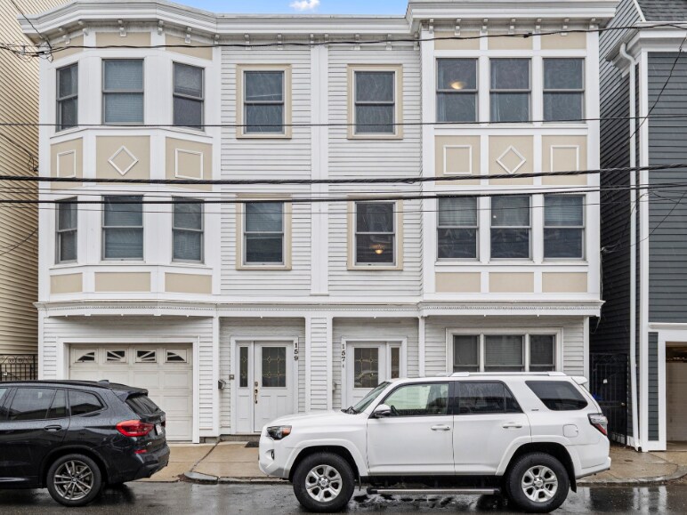 157 W 6th St in Boston, MA - Building Photo