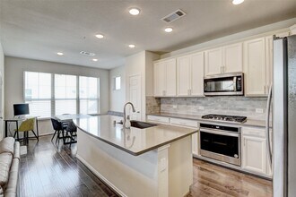 3104 Roseland Terrace Ln in Houston, TX - Building Photo - Building Photo