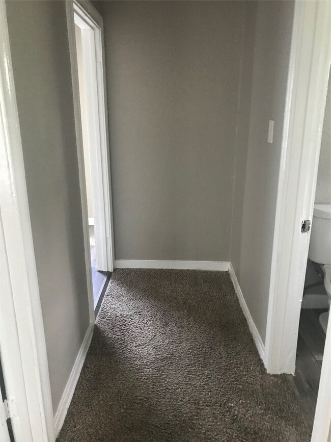 property at 1711 W 5th St