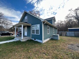 3574 New Manchester Hwy in Tullahoma, TN - Building Photo
